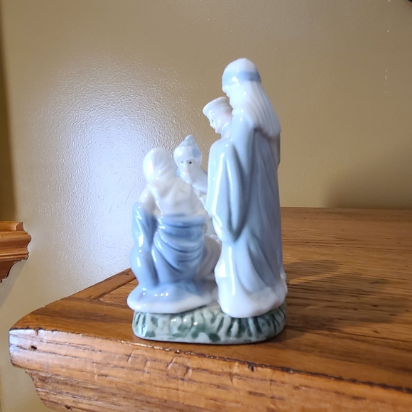 Porcelain Christmas Vintage figurine - Picture 6 of 13